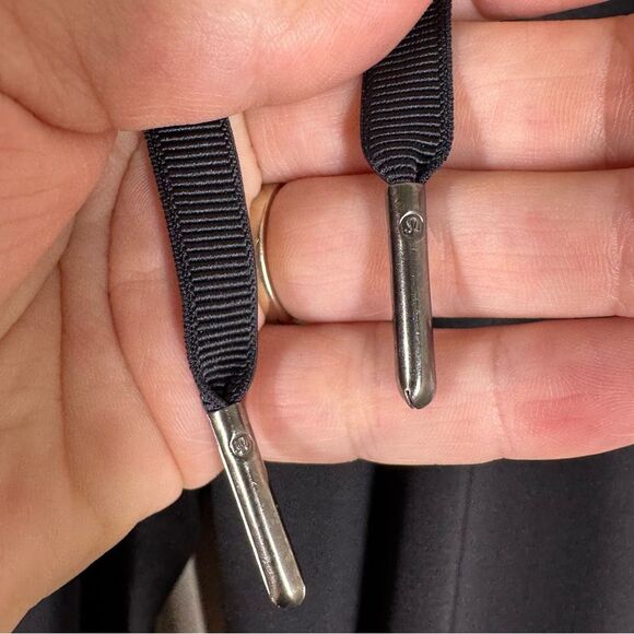 Lululemon On The Fly Crop 23" Black Size 4 Drawstring Pocket Travel W6AV6S - Picture 3 of 7